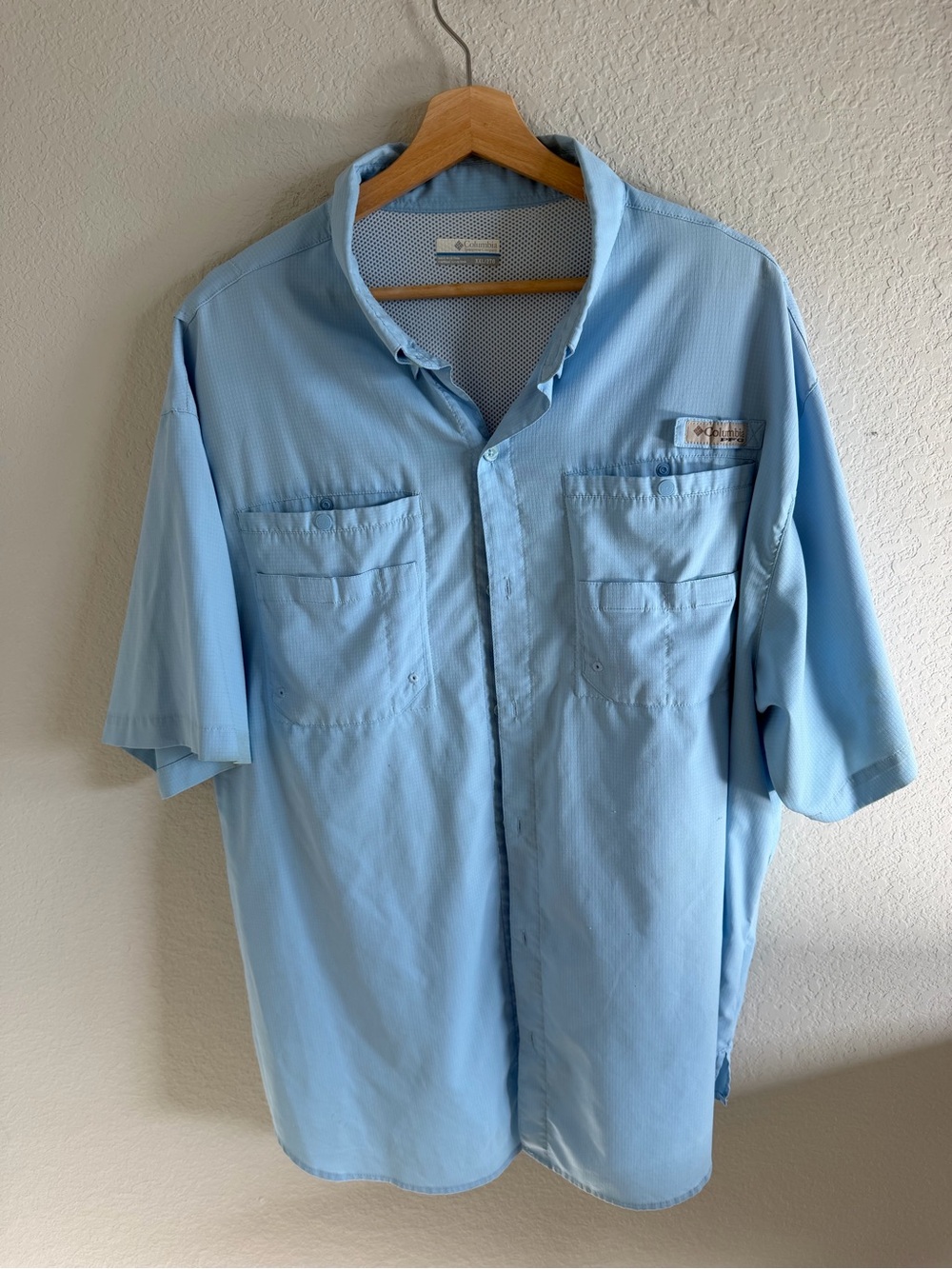 Columbia Light Blue Short Sleeve Fishing Button-Down Shirt